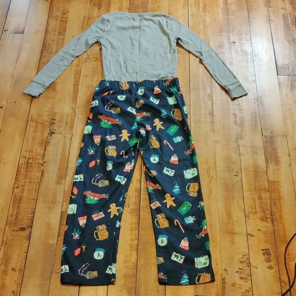 Old Navy pajama set size 8 Christmas holiday cotton long sleeve Fleece